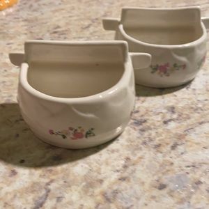 Bird food containers